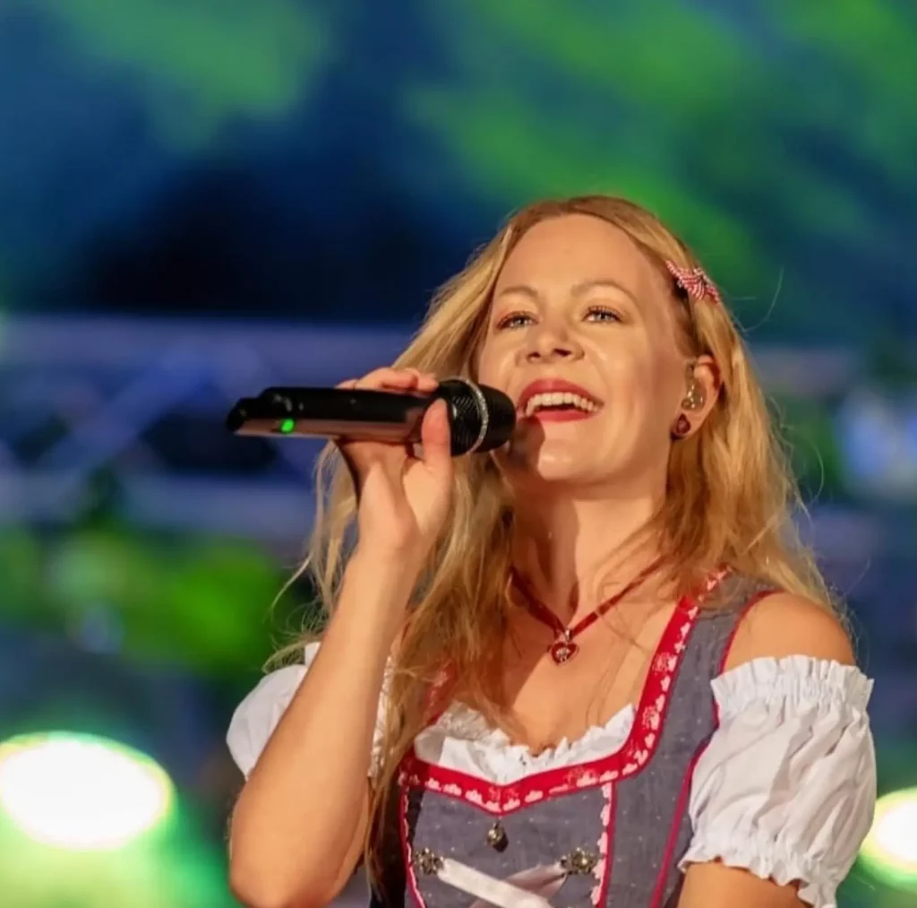 Sängerin Lorraine für Events jeden Anlass~mv2 (1) | Bernstein Agentur Sängerin Lorraine für Events jeden Anlass