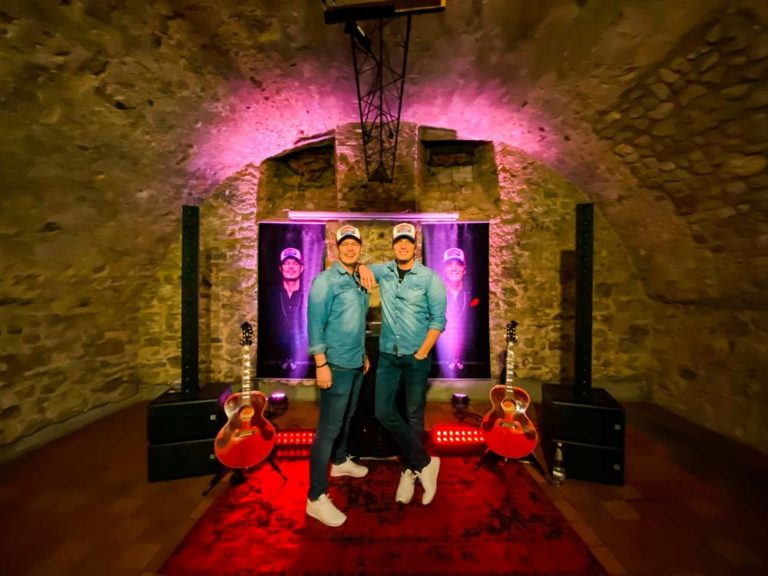 Acoustic Champaign, exklusive Duo für Ihre Firmenfeier