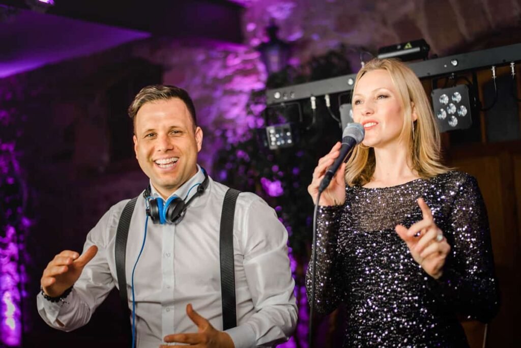DJ Martin tritt oft mit eine Sängerin zusmmen - TOP Eventstimmung - Hochzeiten, Geburtstag, Firmenfeier