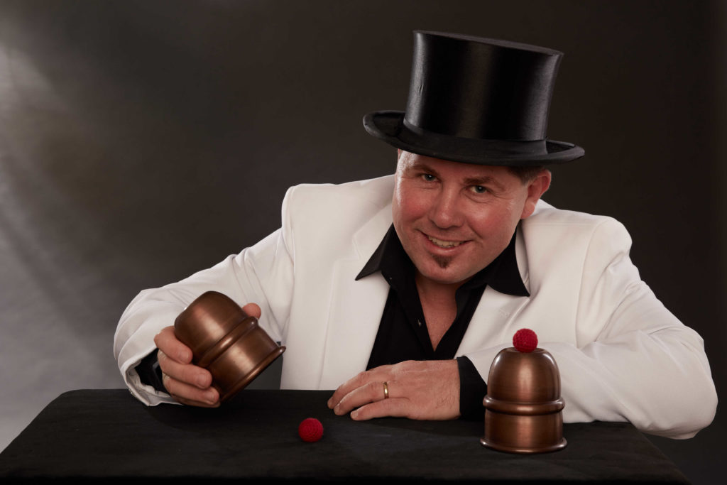 Der Magier und Mentalist für Ihr Event - Showact für Veranstaltung jeder Art